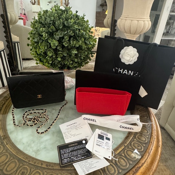 Chanel wallet on a chain - Picture 12 of 16